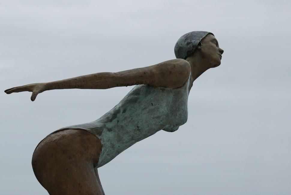 Free Image of Swimmer Statue 