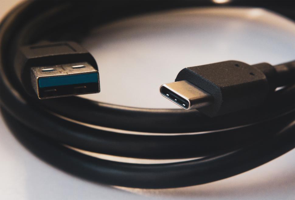 Free Image of USB C cable  