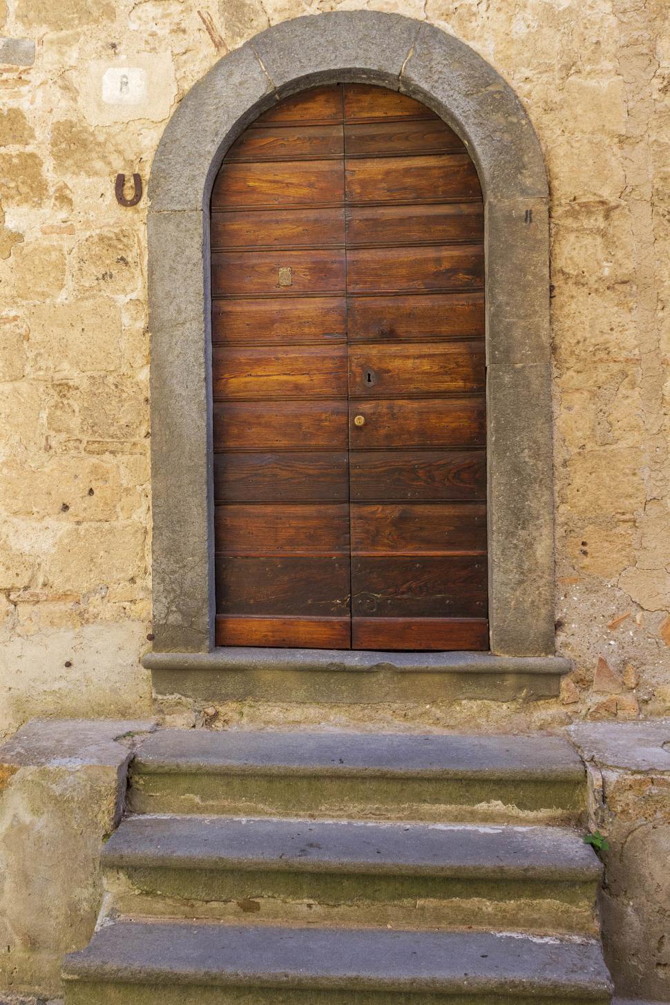 Free Image of Brown door 