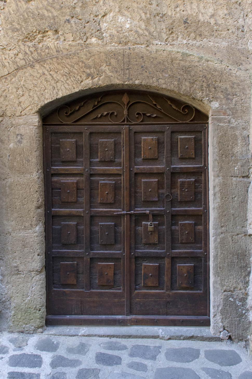 Free Image of Heavy brown door 