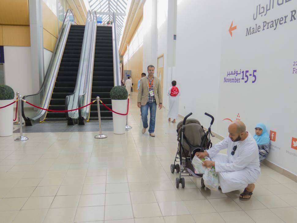 Free Image of life in dubai - Indoor mall 