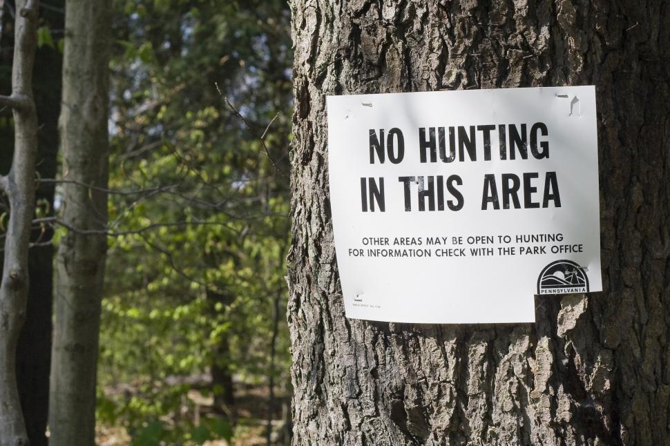 Free Image of No Hunting Sign 