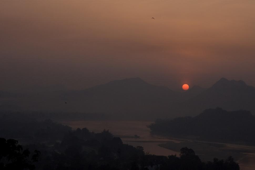 Free Image of Sunset in LuangPrabang, Laos 