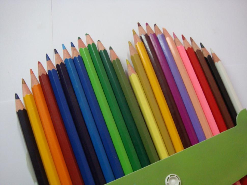Free Image of Color Pencils 