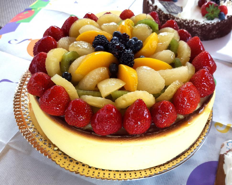 Free Image of Fresh Fruit Cheesecake 