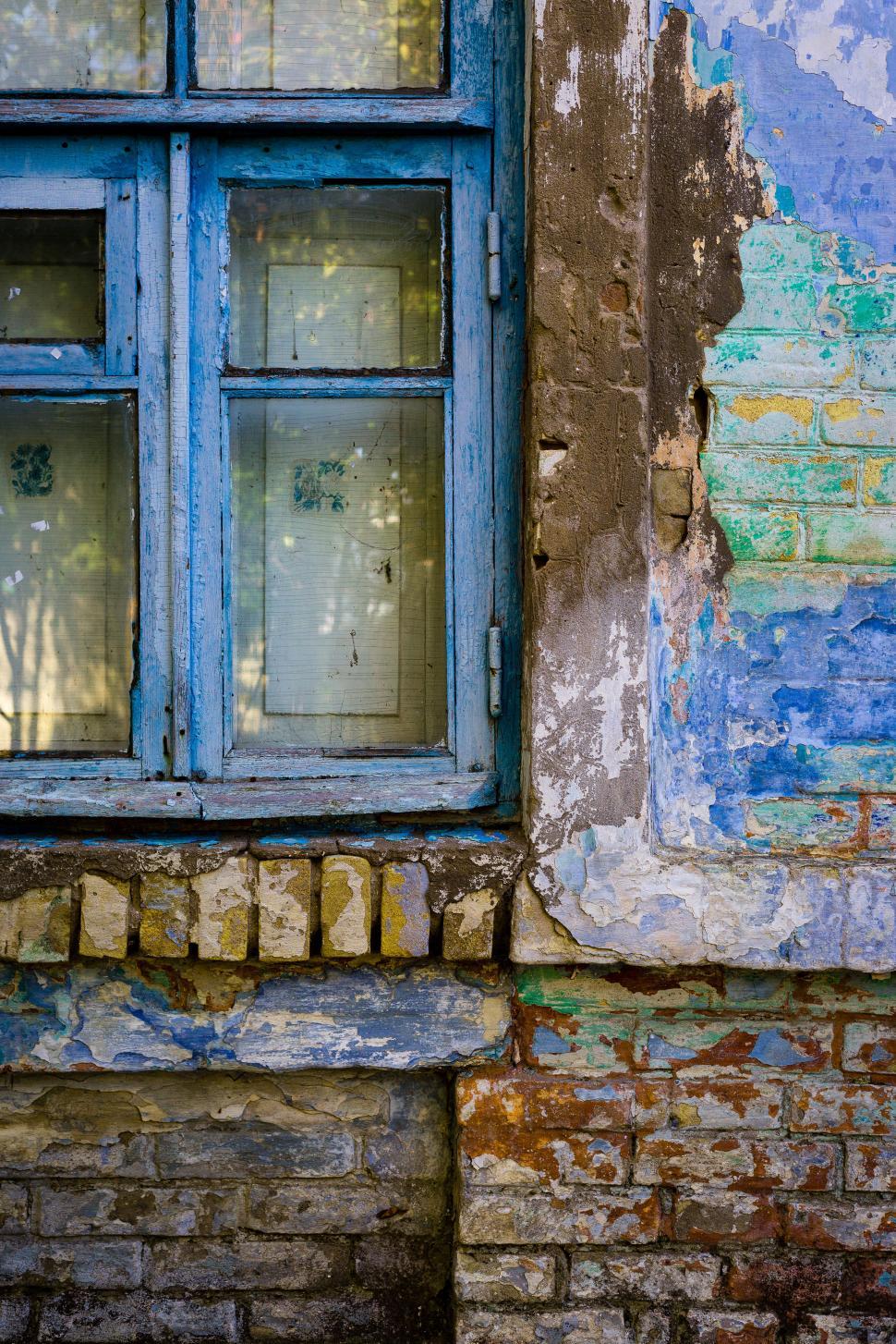 Free Image of Close up of an old window 