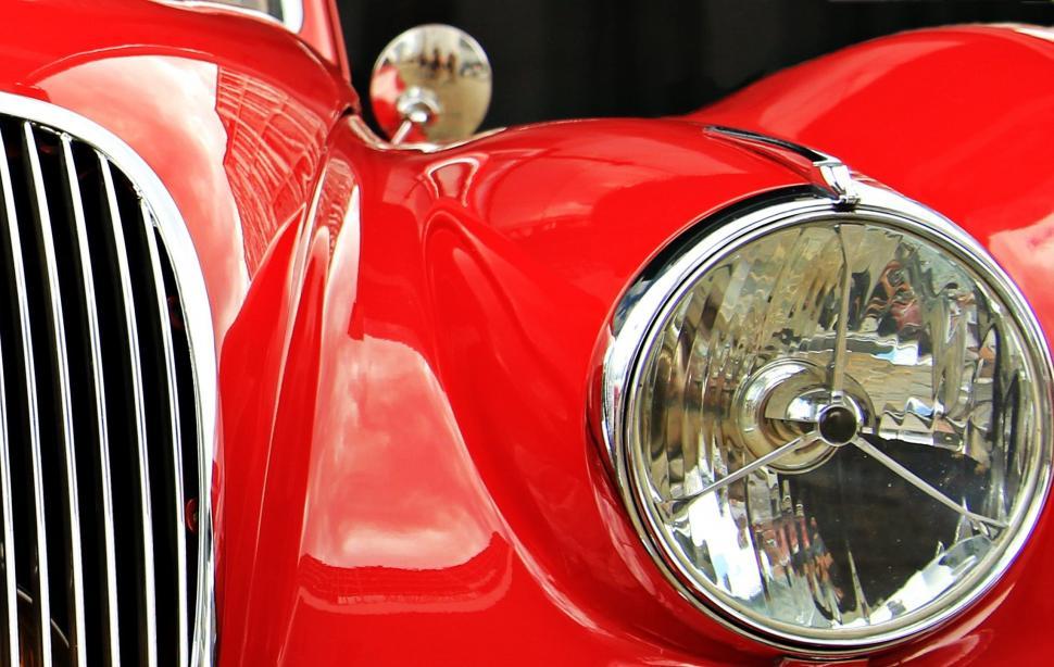 Free Image of Vintage Red Car 
