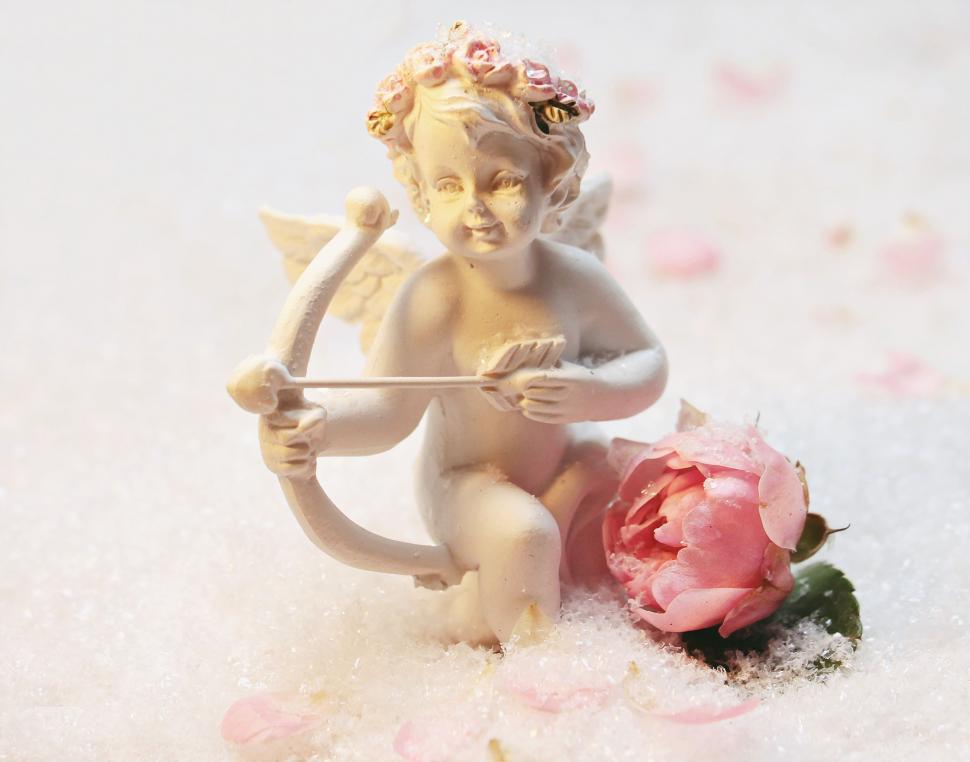 Free Image of Cupid and Rose 