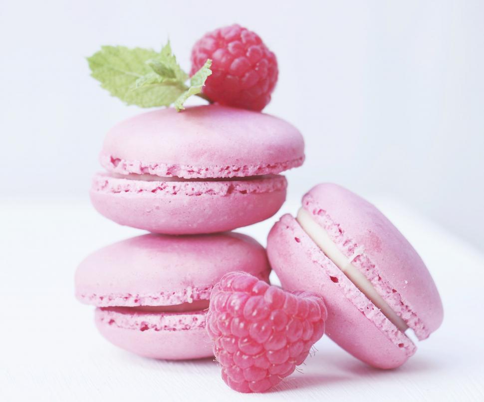 Free Image of Pink Macarons with Raspberries 