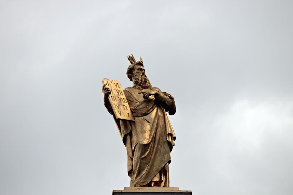 Free Image of Statue of Moses and the Ten Commandments 