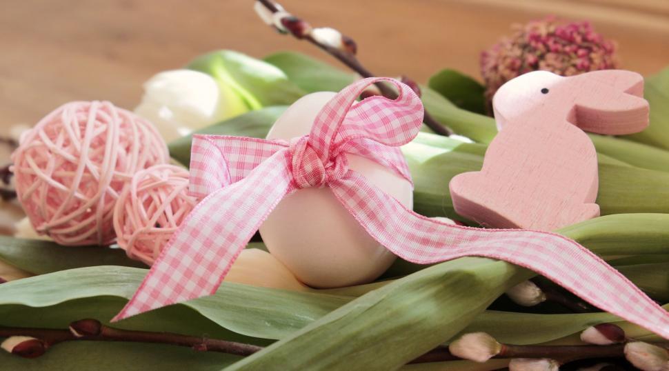 Free Image of Easter holiday scene with accessories 
