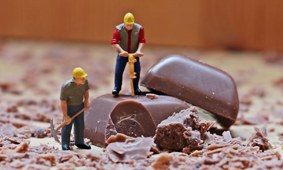 Free Image of Toy workers on chocolate 