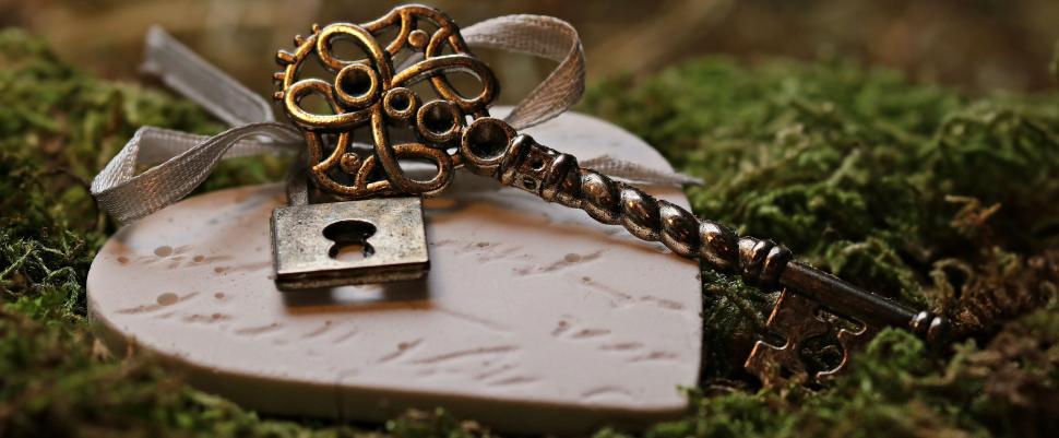 Free Image of Key and lock and heart 