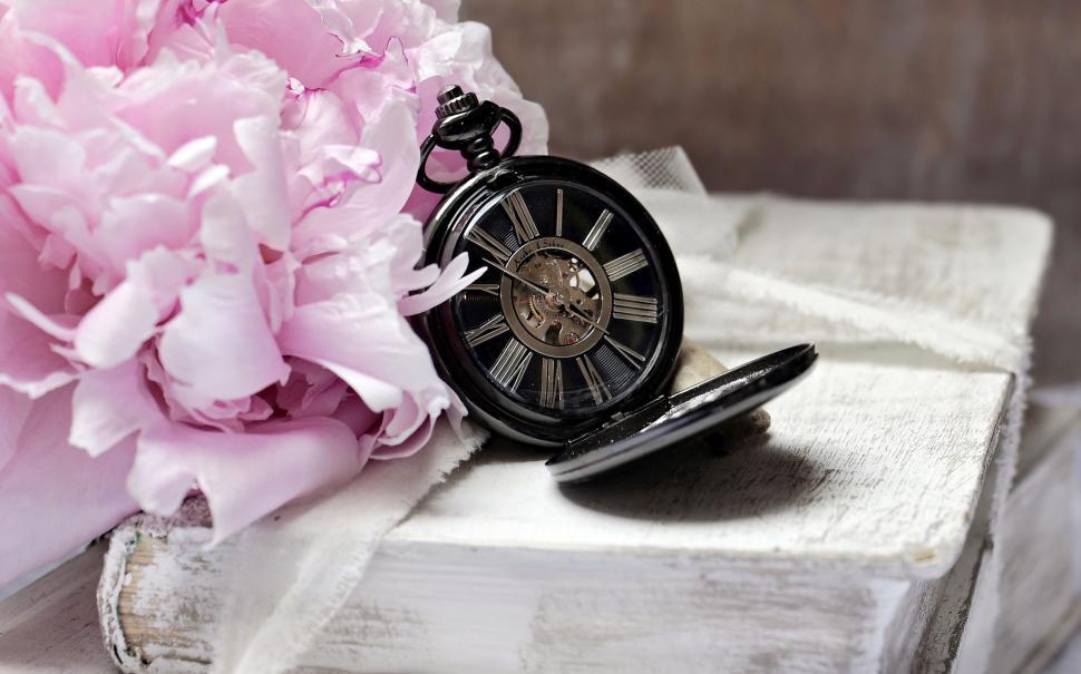 Free Image of Pocket watch and flowers 