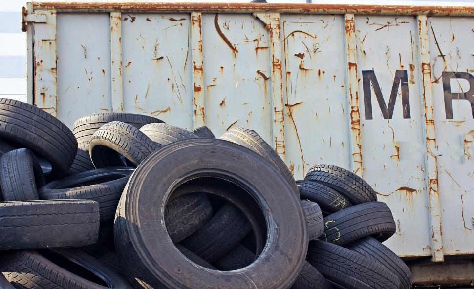 Free Image of Tires in a shipping dock 