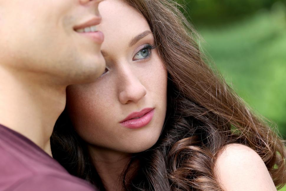 Free Image of Beautiful couple in the park - Close shot 
