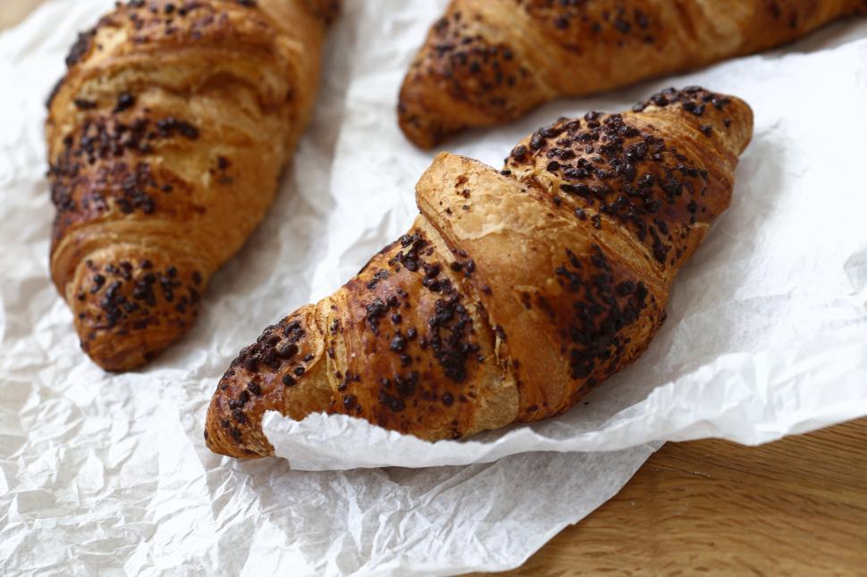 Free Image of Delicious croissant fresh from bakery 