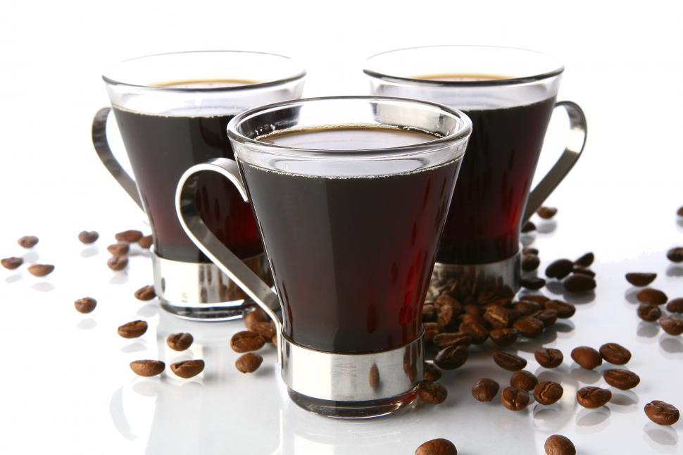 Free Image of coffee cups and beans 