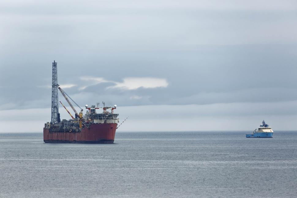 Free Image of Offshore oil and gas 