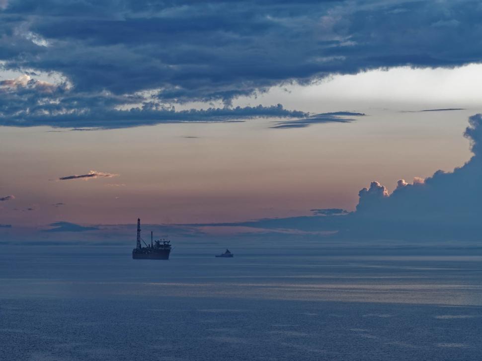 Free Image of FPSO at sunset 