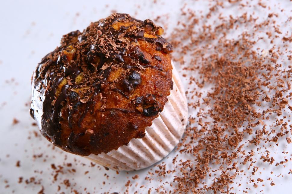 Free Image of cupcake with grated chocolate 