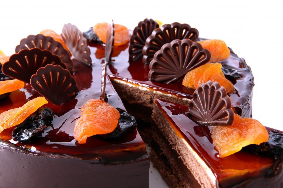 Free Image of fancy chocolate cake being served 