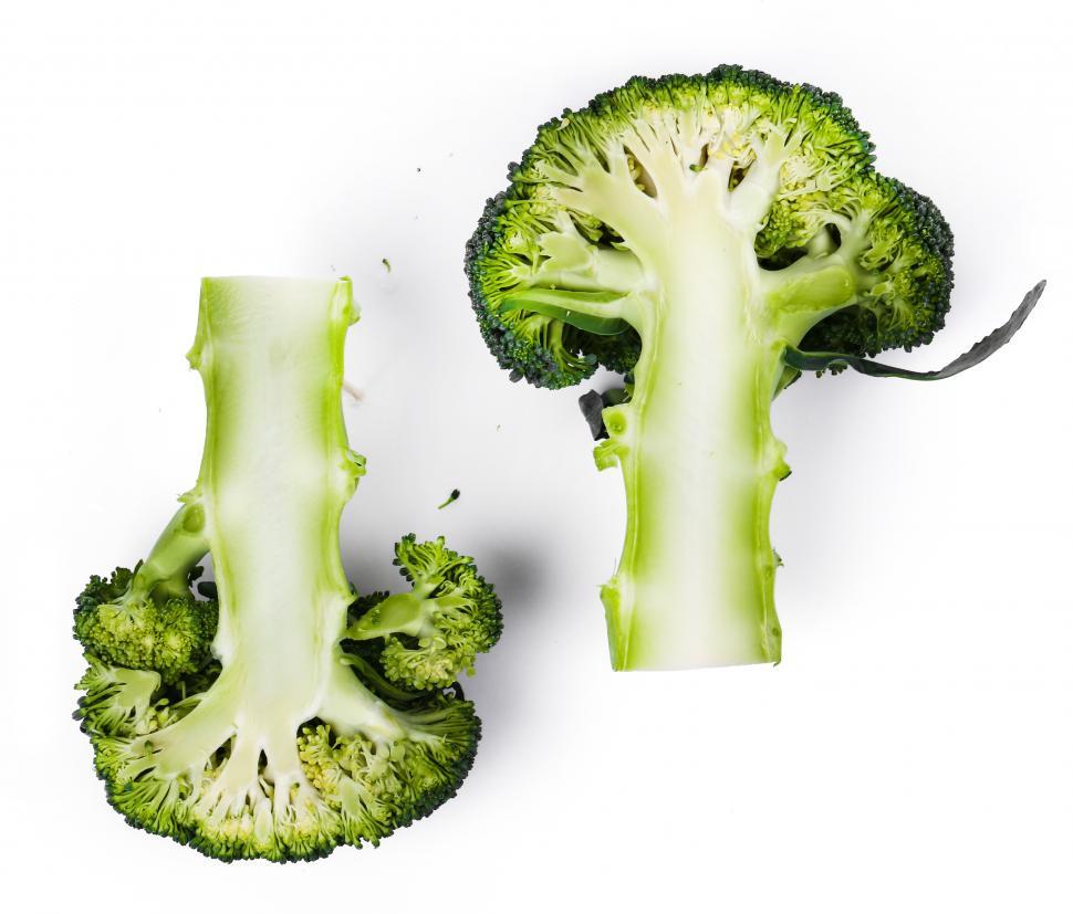 Free Image of Halves of broccoli 