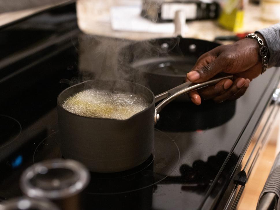 Free Image of Boiling soup on stove top 
