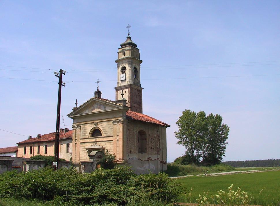 Free Image of Countryside church 