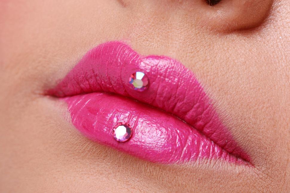 Free Image of lips with make up and gems 