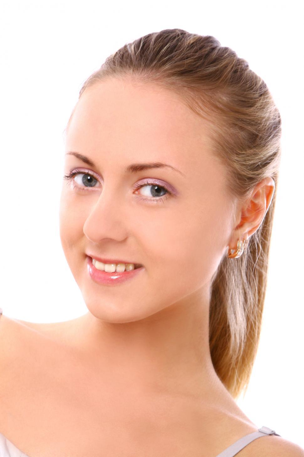 Free Image of Attractive young woman looking at the camera 