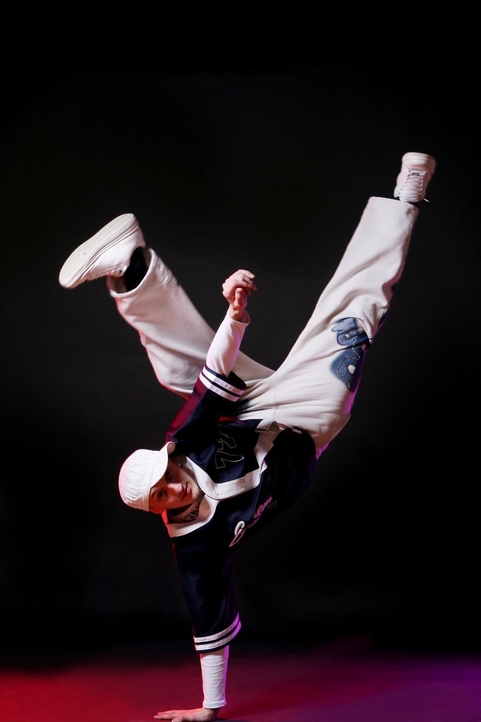 Free Image of hip hop dancer in motion 
