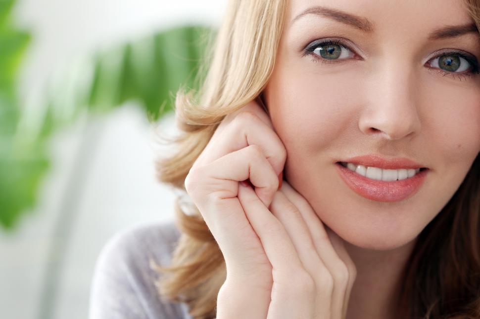 Free Image of Lifestyle. Woman with cute smile looking at camera 