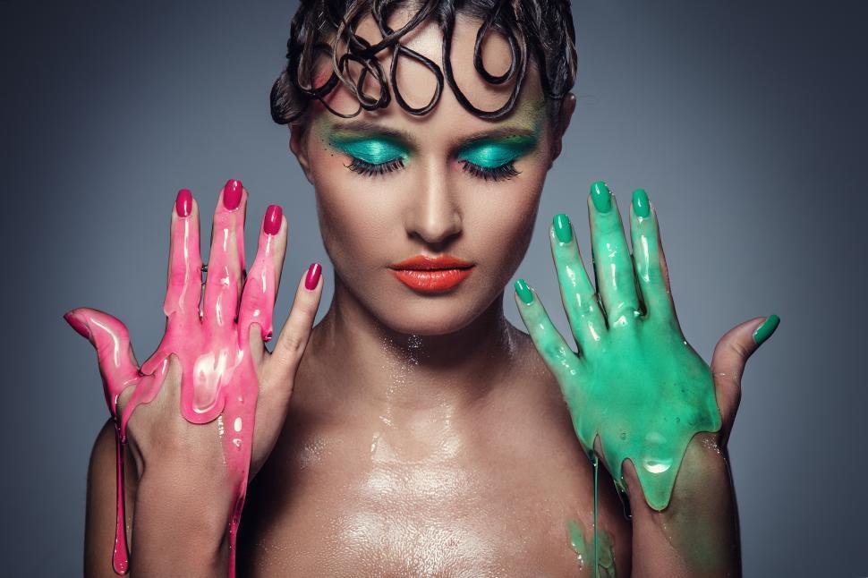 Free Image of Beautiful, artistic makeup in pink and green 
