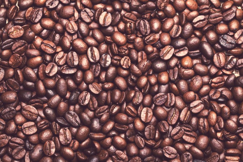 Free Image of Background of coffee beans on the table 