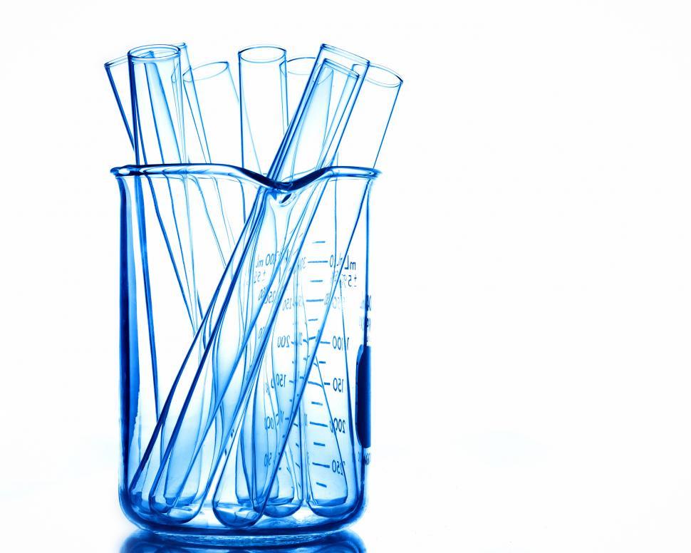 Free Image of Empty test tubes in a beaker 