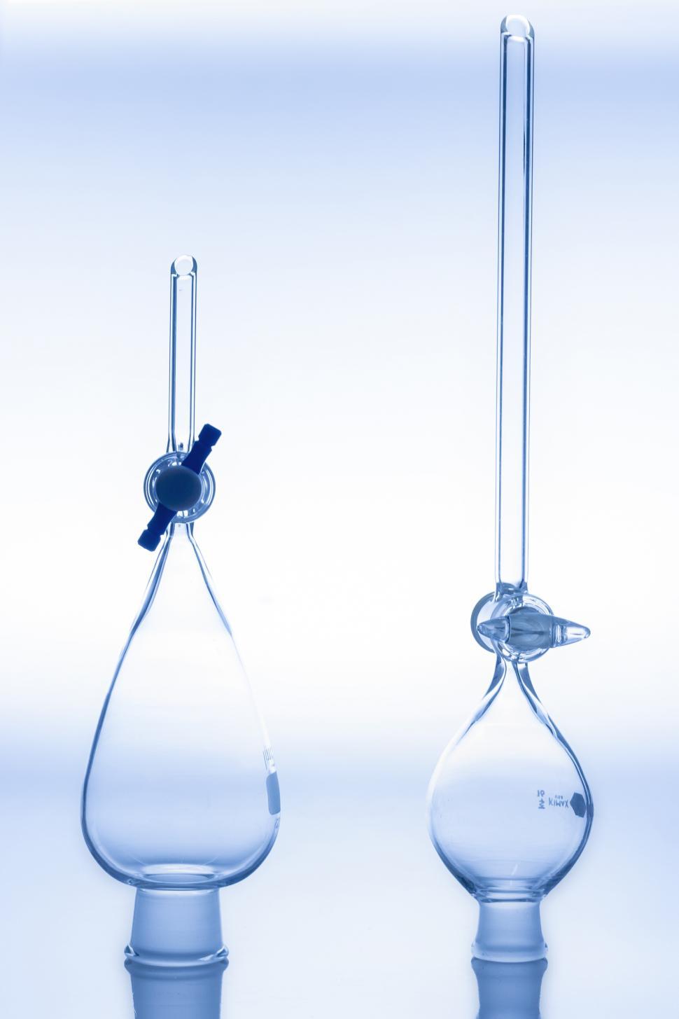 Free Image of Separatory funnels 