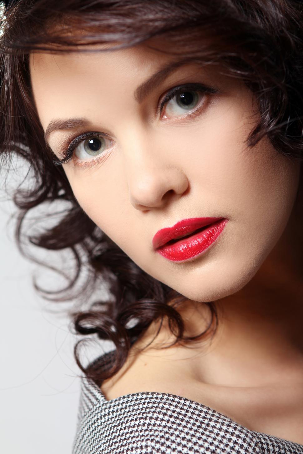 Free Image of Portrait of young beautiful lady , soft lighting 
