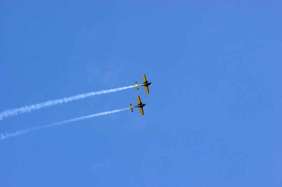 Free Image of Aerobatic team making loopings in the air 