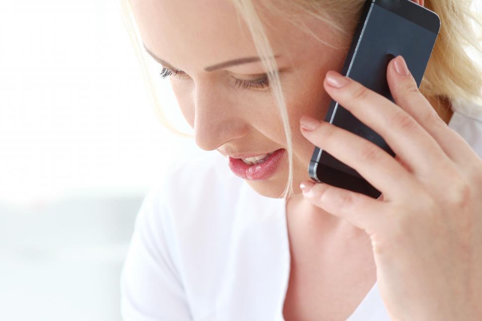 Free Image of Woman on the phone 
