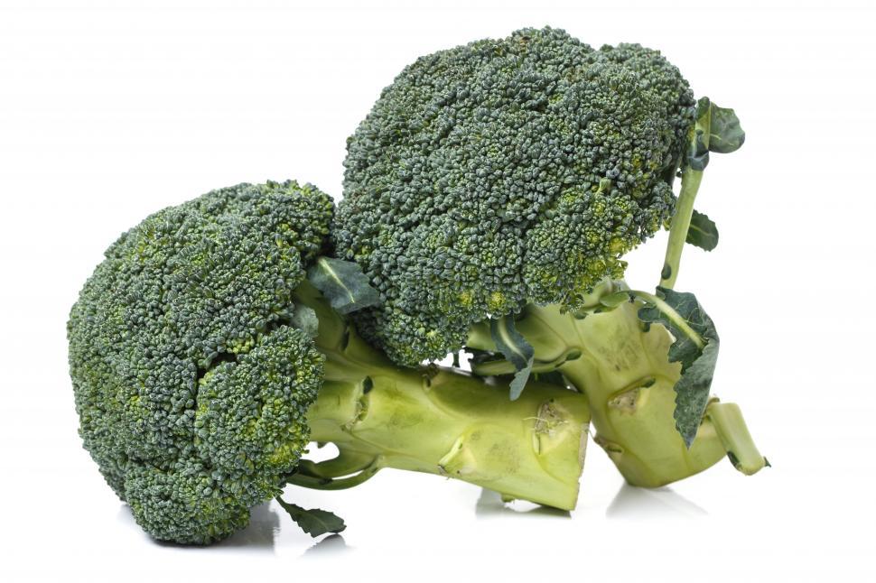 Free Image of Broccoli on the table 
