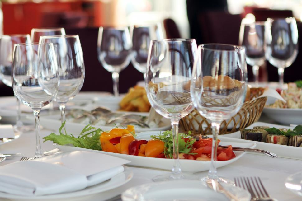 Free Image of Banquet table in restaurant 