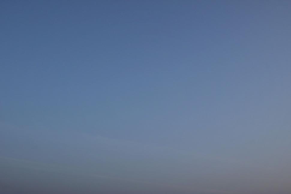 Free Image of Blank blue sky summer background  