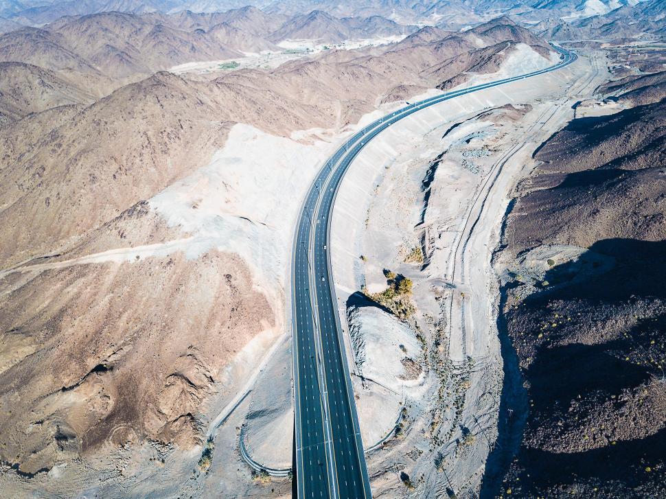 Free Image of Mountains and roads in desert 