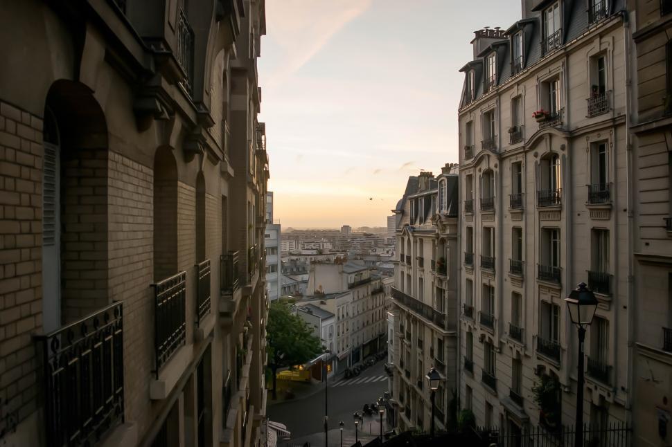 Free Image of Apartment buildings in Paris 