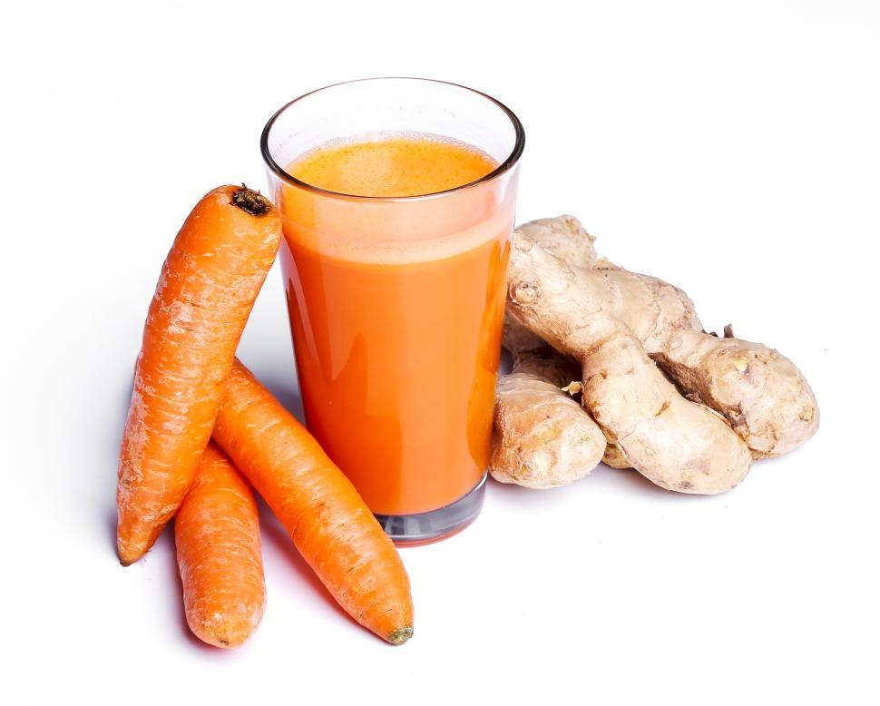 Free Image of Carrot juice with ginger root 