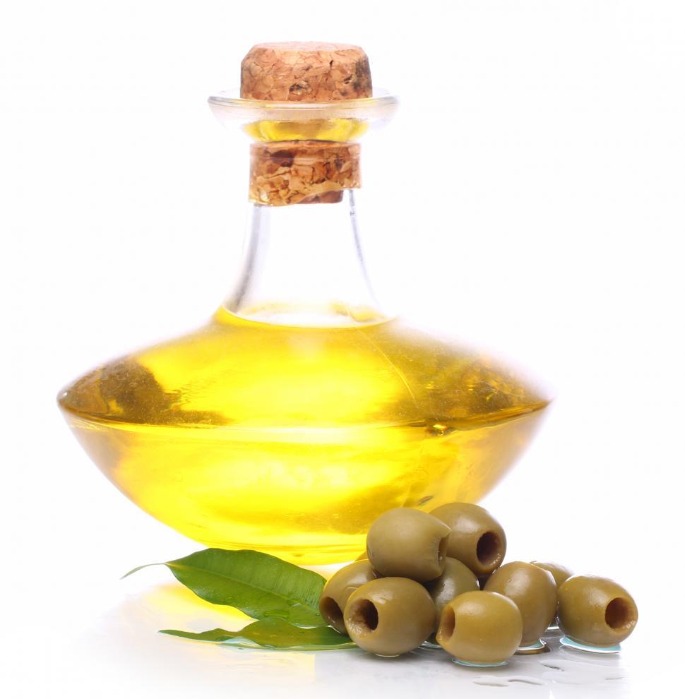 Free Image of Green olives and olive oil decanter 