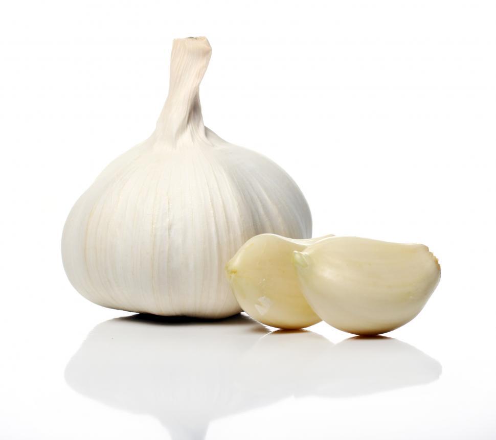 Download Free Stock Photo of Close up of Fresh garlic, whole and cloves 