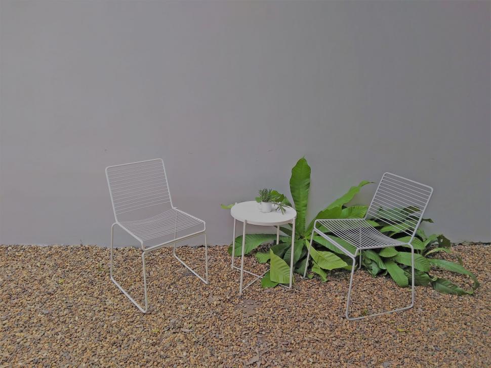 Free Image of Garden courtyard table and chairs  