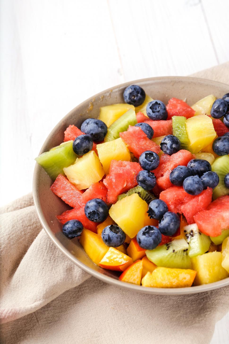 Free Image of Bowl of fruit salad 